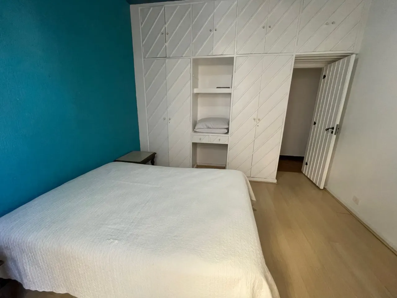 Furnished apartment with 4 bedrooms and a closed kitchen — photo 18