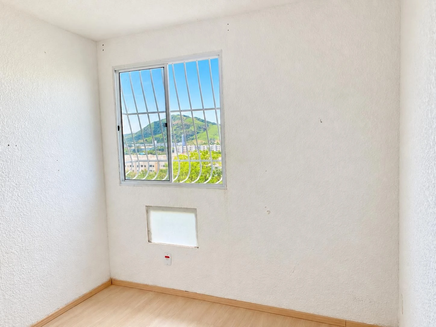 2-bedroom apartment with a mountain view — photo 18