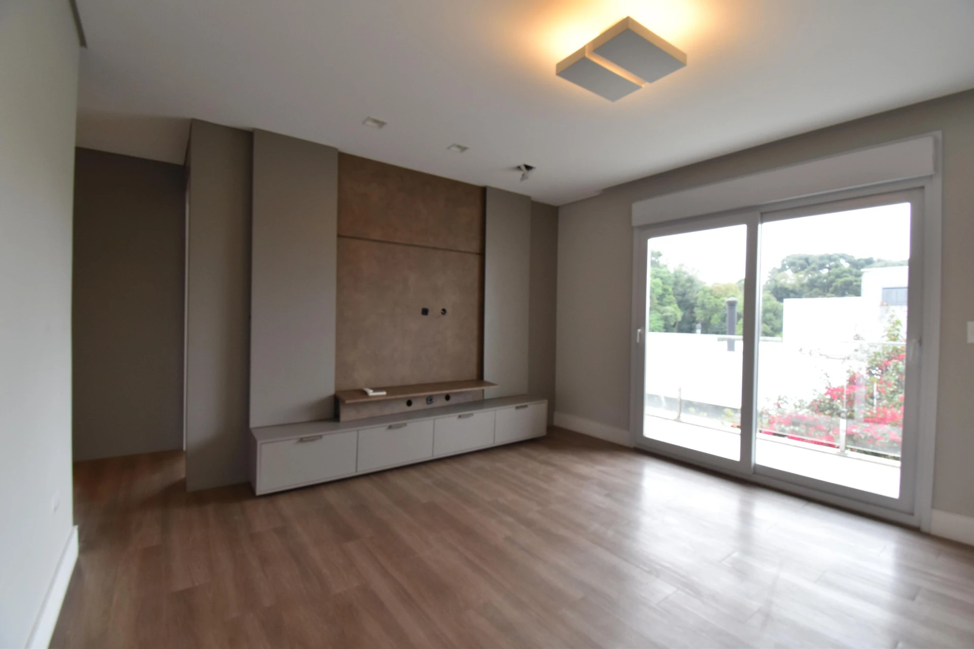 House, 411 m², with a bathtub — photo 36