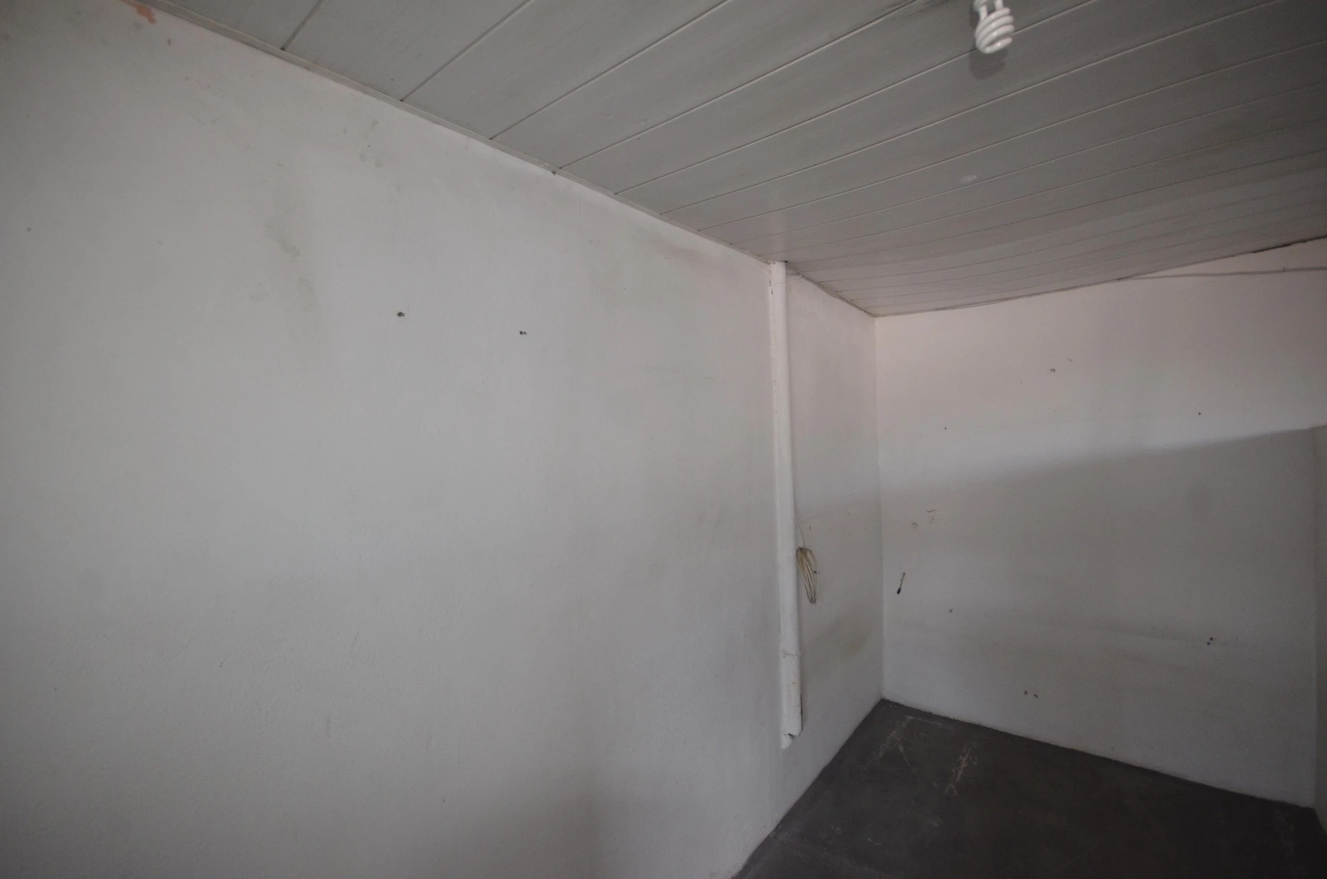 1-bedroom rental apartment with a compact kitchenette — photo 21