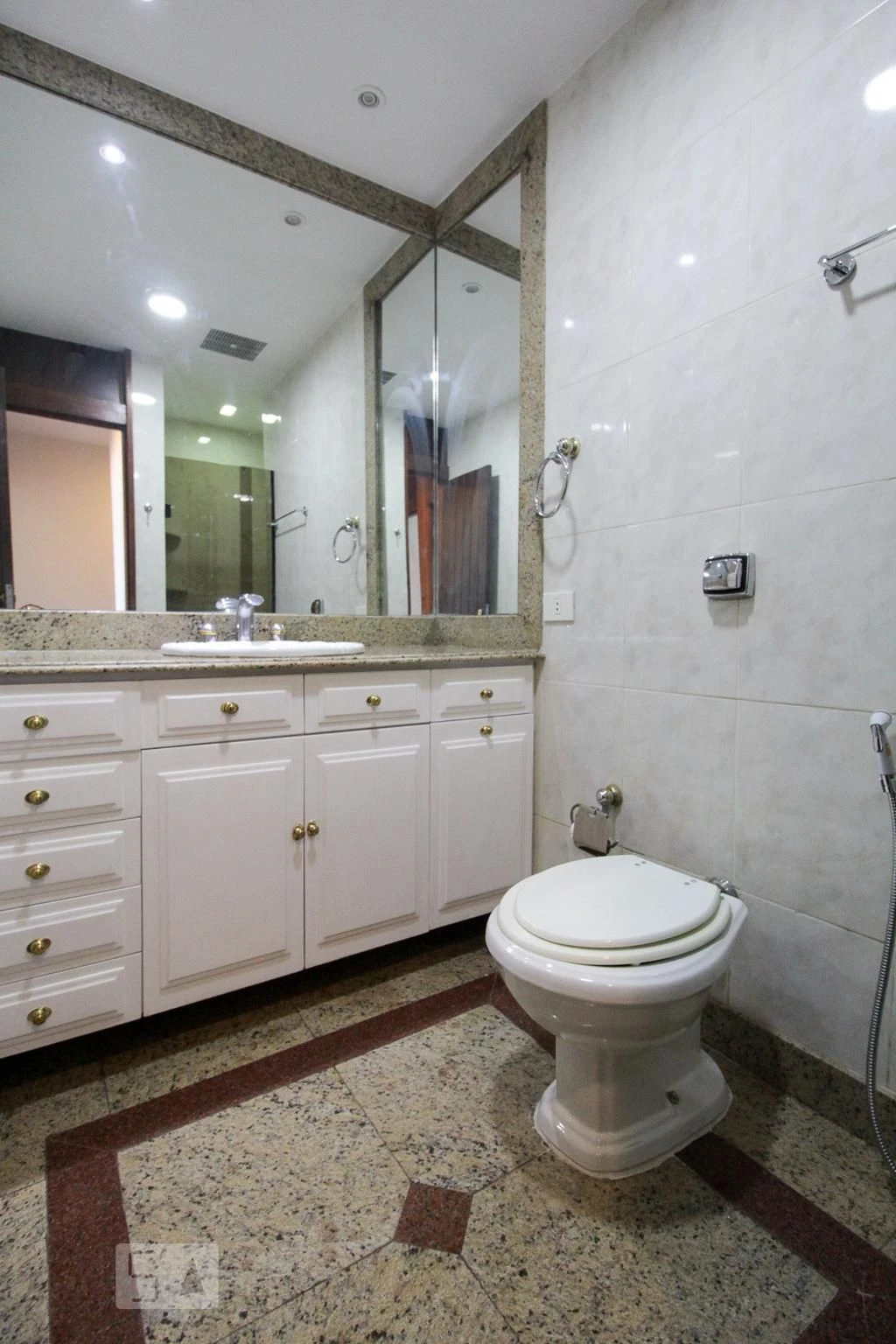 Mountain view in a 3-bedroom apartment, 140 m² — photo 25