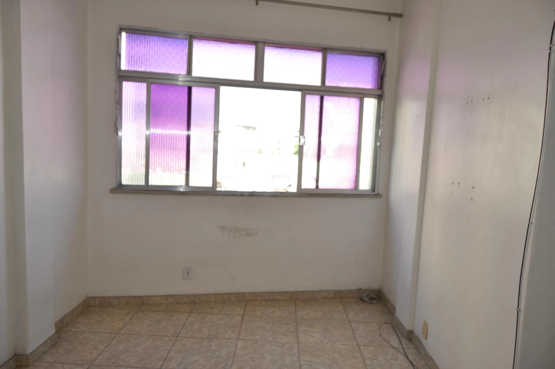 Unfurnished 2-bedroom apartment with a balcony — photo 9