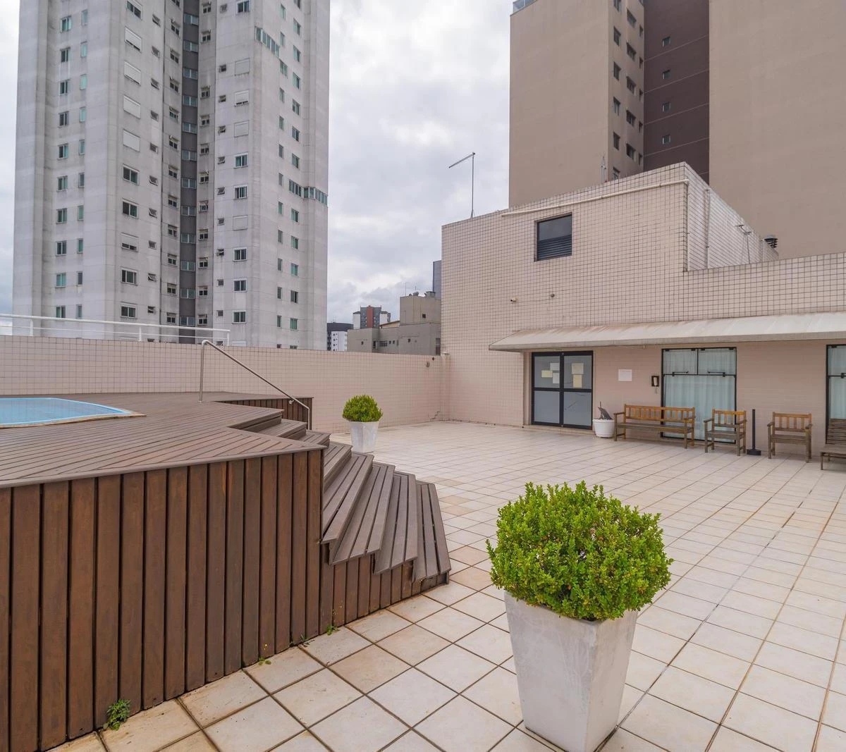 One-bedroom apartment with a home office in Curitiba — photo 16