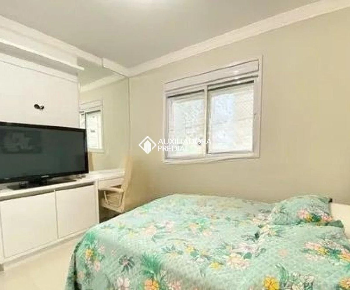 Furnished apartment, 128 m², with a home office — photo 12