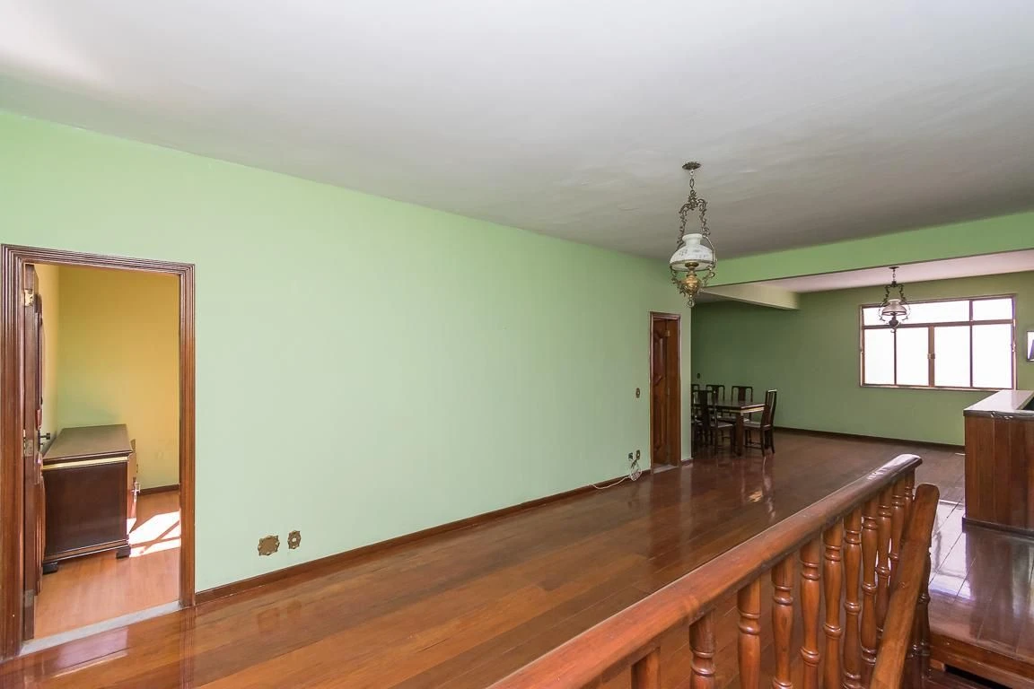 Casa sem mobília com 4 quartos e varanda — photo 79