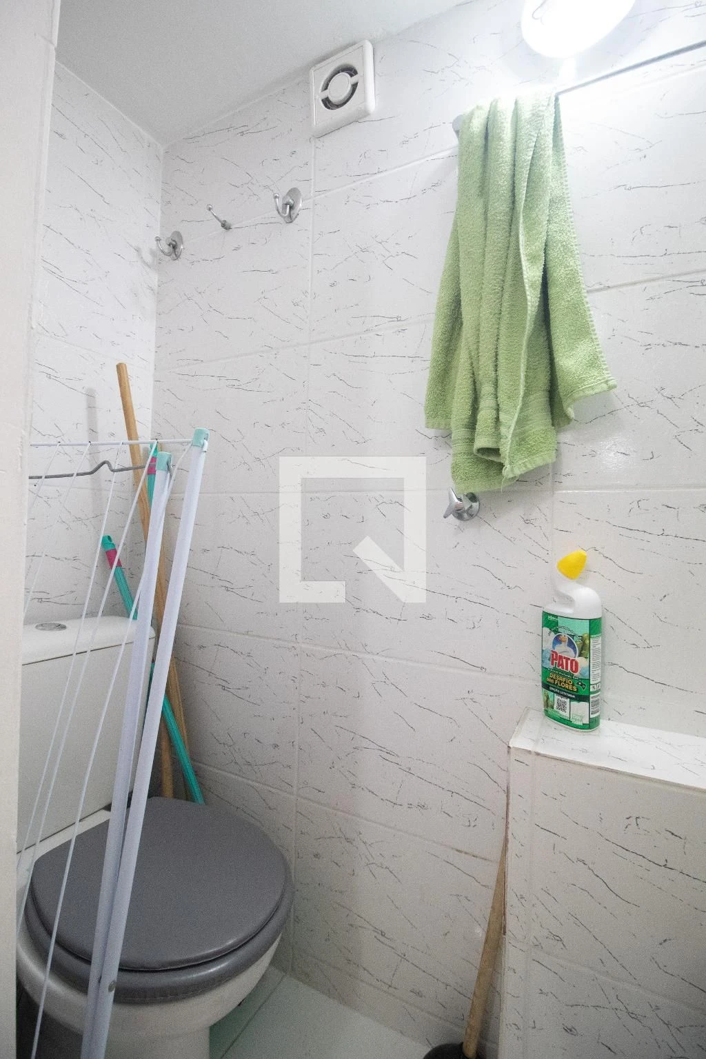 Furnished studio with 1 bedroom and 1 bathroom — photo 11