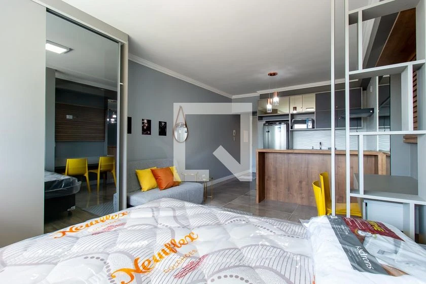 Studio mobiliado com quarto e cozinha integrada — photo 3