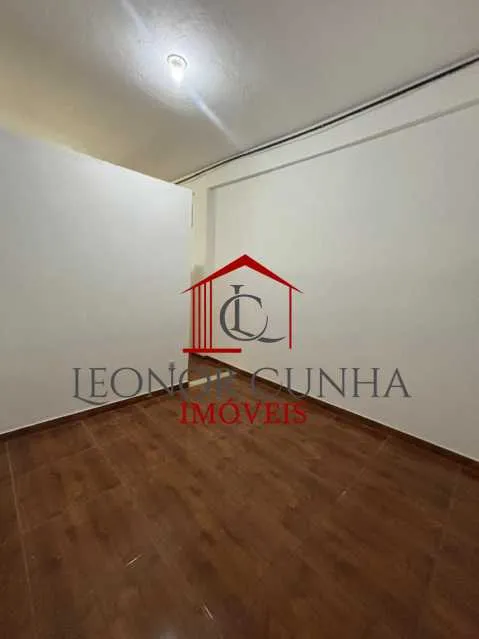 Casa, 40 m², com piso de madeira ou laminado — photo 6