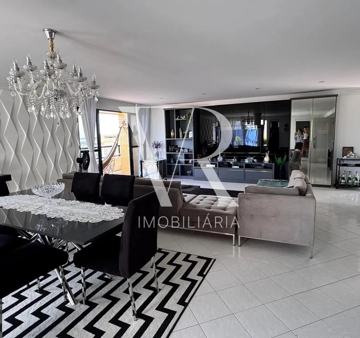 Penthouse with 4 en-suite bedrooms and 3 parking spots — photo 21