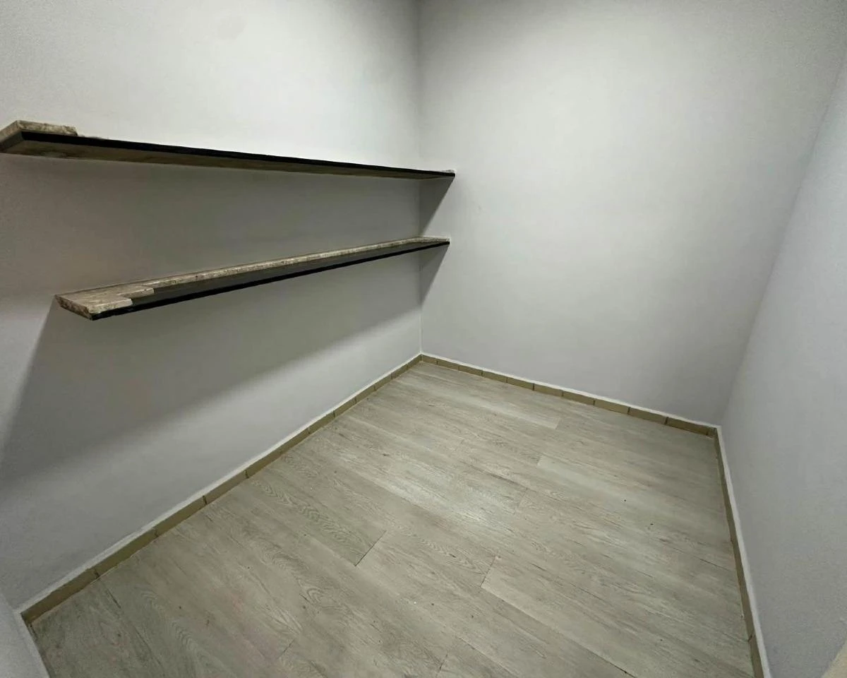 Квартира 86 м² з 2 спальнями та 1 спальнею з ванною — photo 18