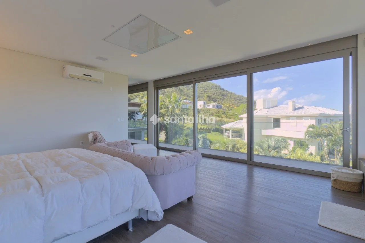 House with 6 en-suite bedrooms and 8 bathrooms, 1350 m² — photo 12