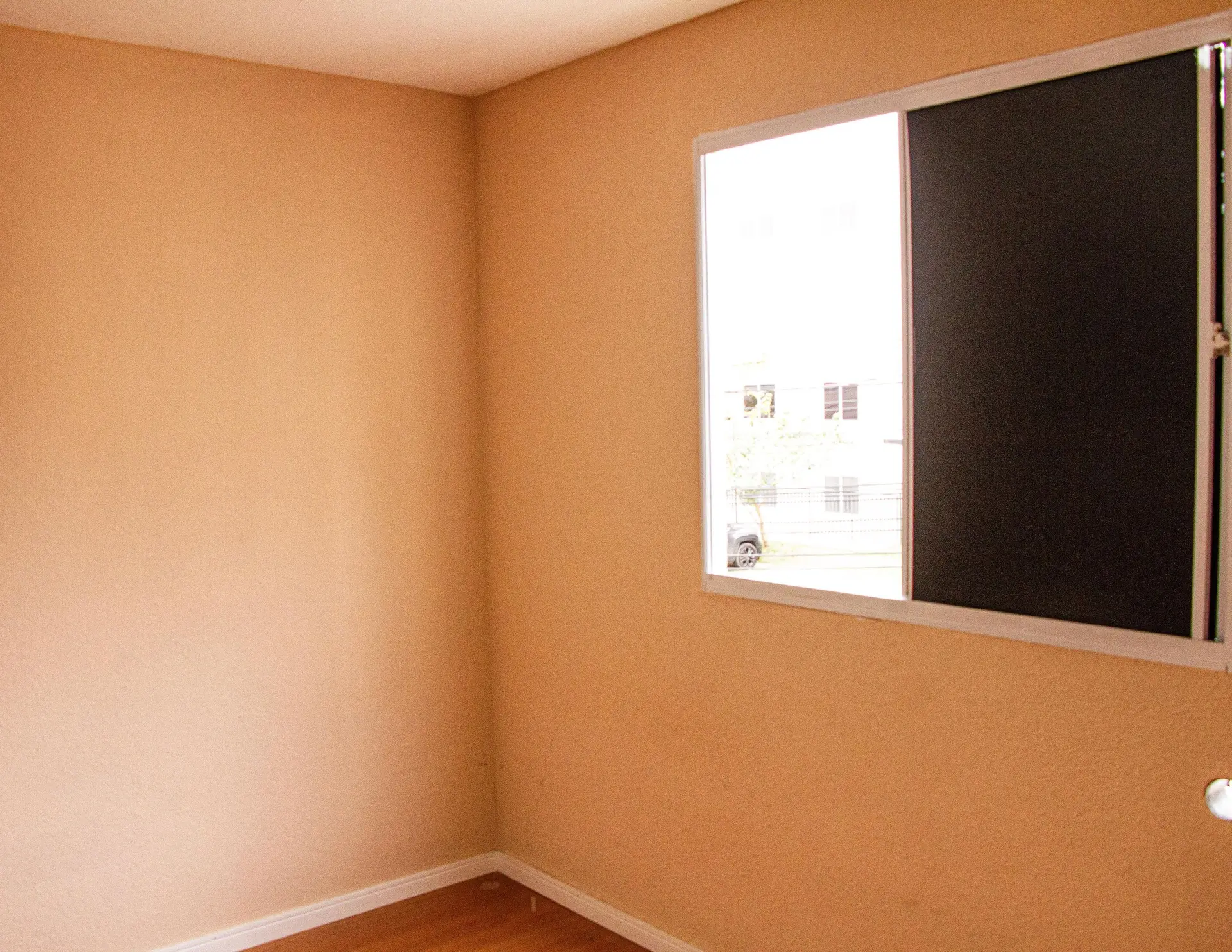 2-bedroom apartment with a glass shower enclosure — photo 12