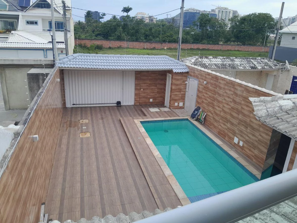 5-bedroom house with 4 en-suite bathrooms and balcony grill