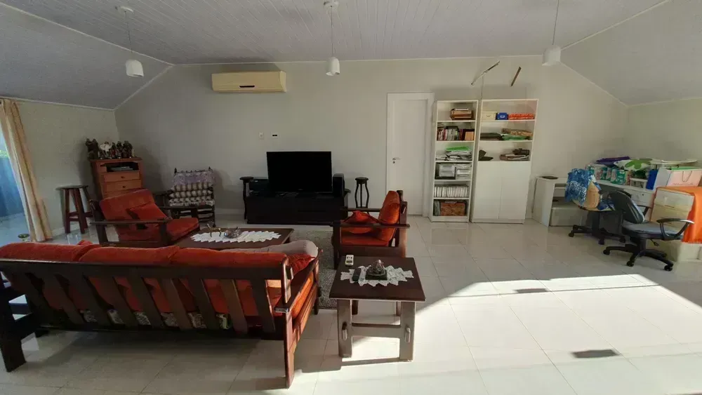 650 m² house with 6 en-suite bedrooms and 4 parking spots — photo 35