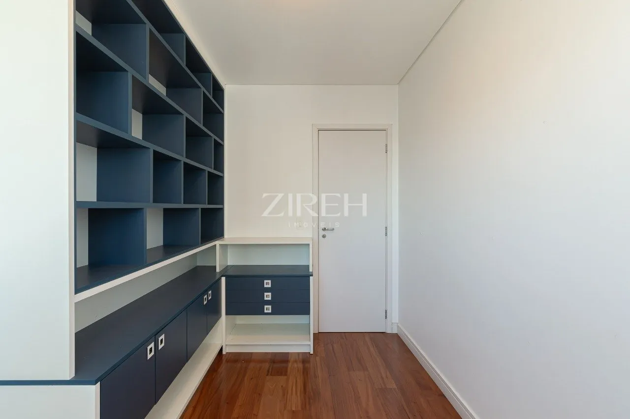 Квартира 316 м² з 4 спальнями і 3 місцями паркування — photo 23