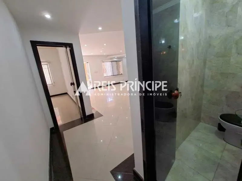 Casa com 5 quartos e 5 banheiros, 364 m² com garagem — photo 24