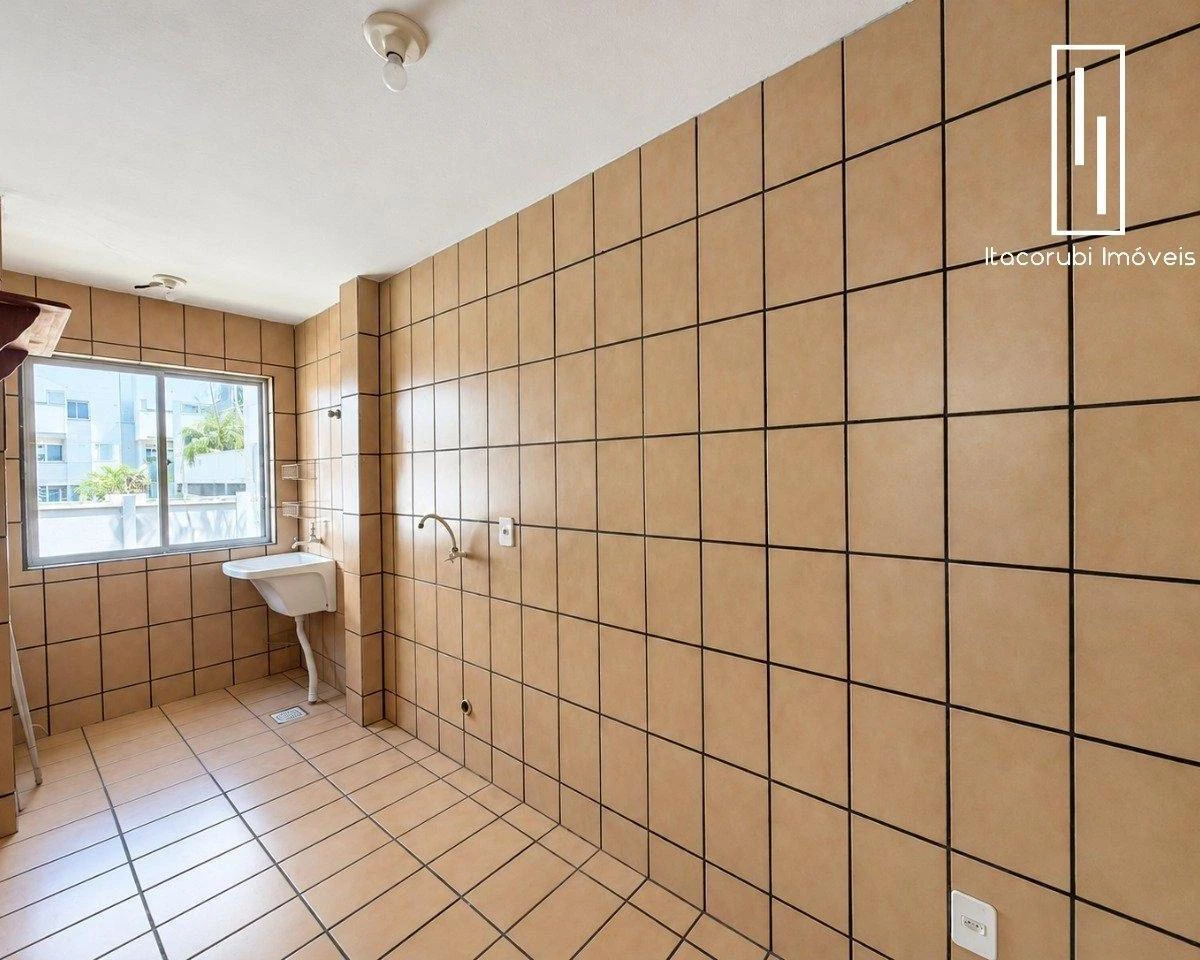 Apartment, 59 m², with wood or laminate floors — photo 2