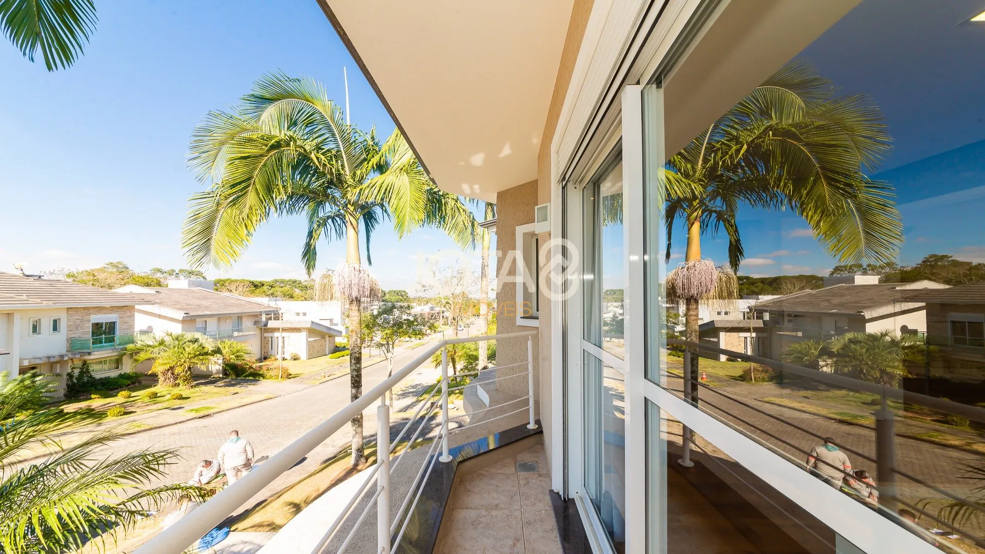 House with 3 bedrooms, 345 m² and 6 parking spaces — photo 32