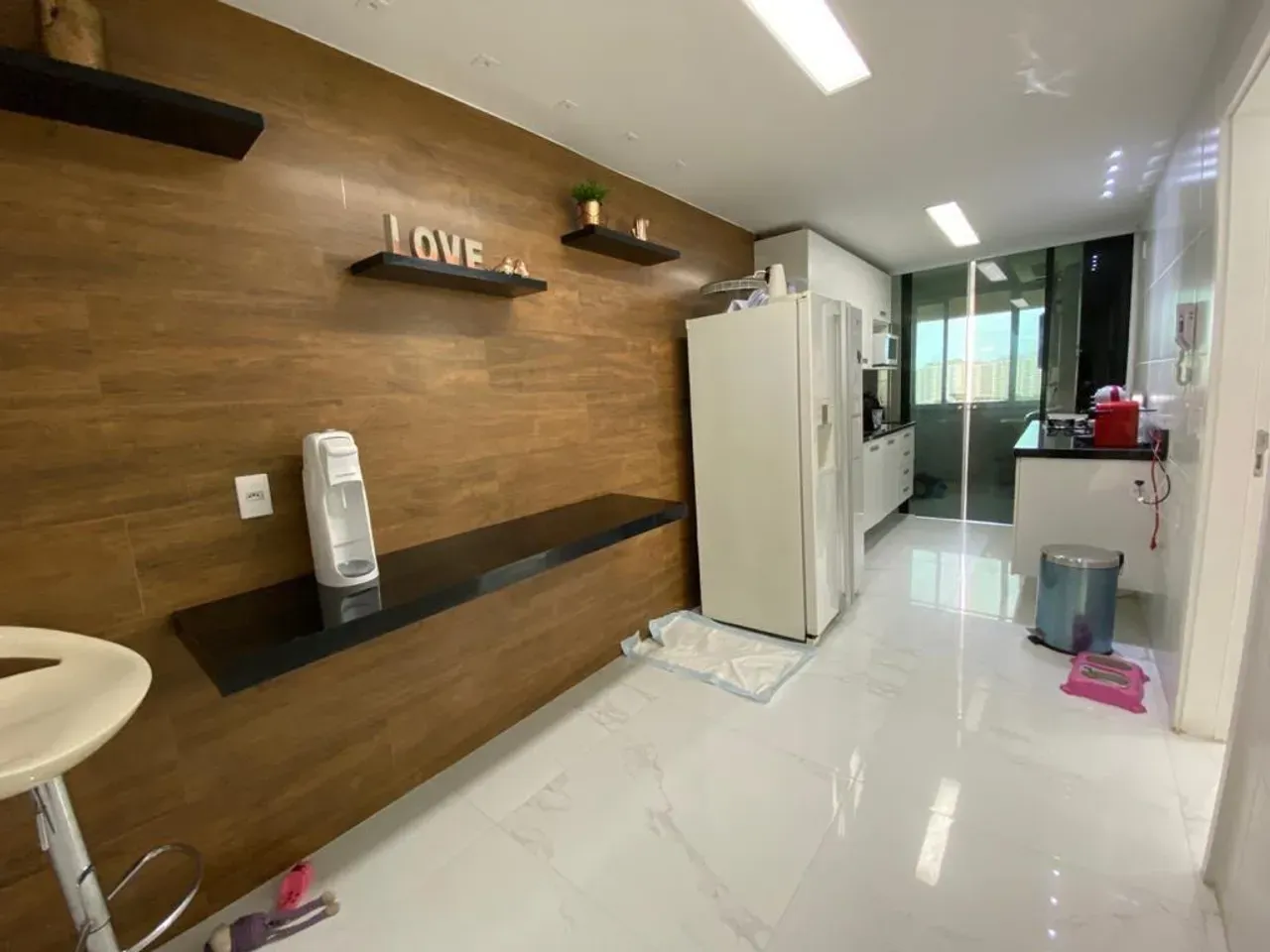 Furnished apartment, 150 m², with a glass-enclosed balcony — photo 2