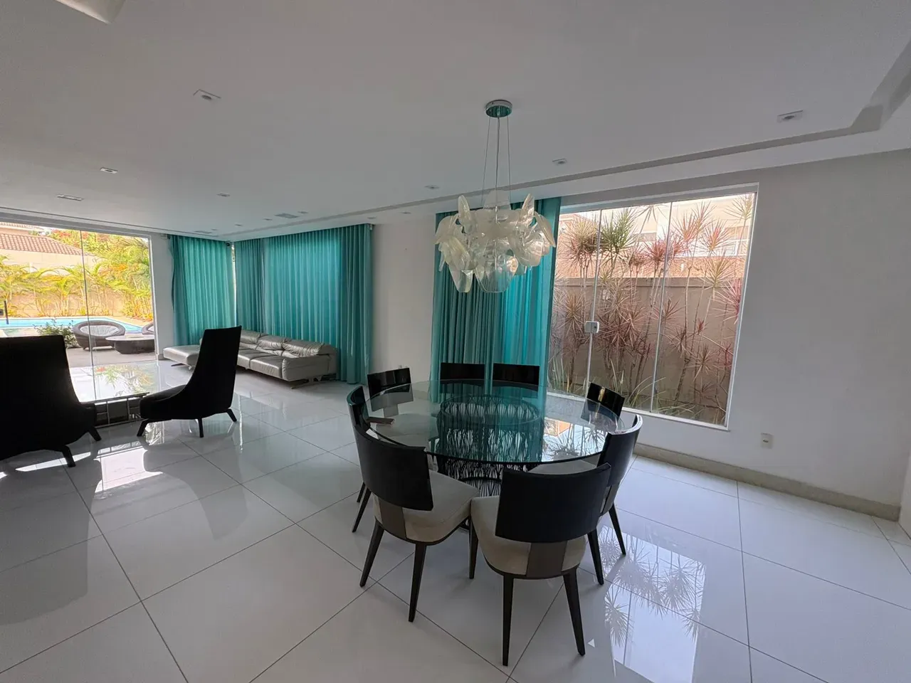 Furnished 6-suite house with 640 m² and 4 parking — photo 14