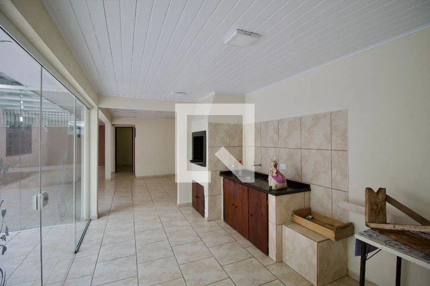 4-bedroom house with wood or laminate floors in Curitiba — photo 46