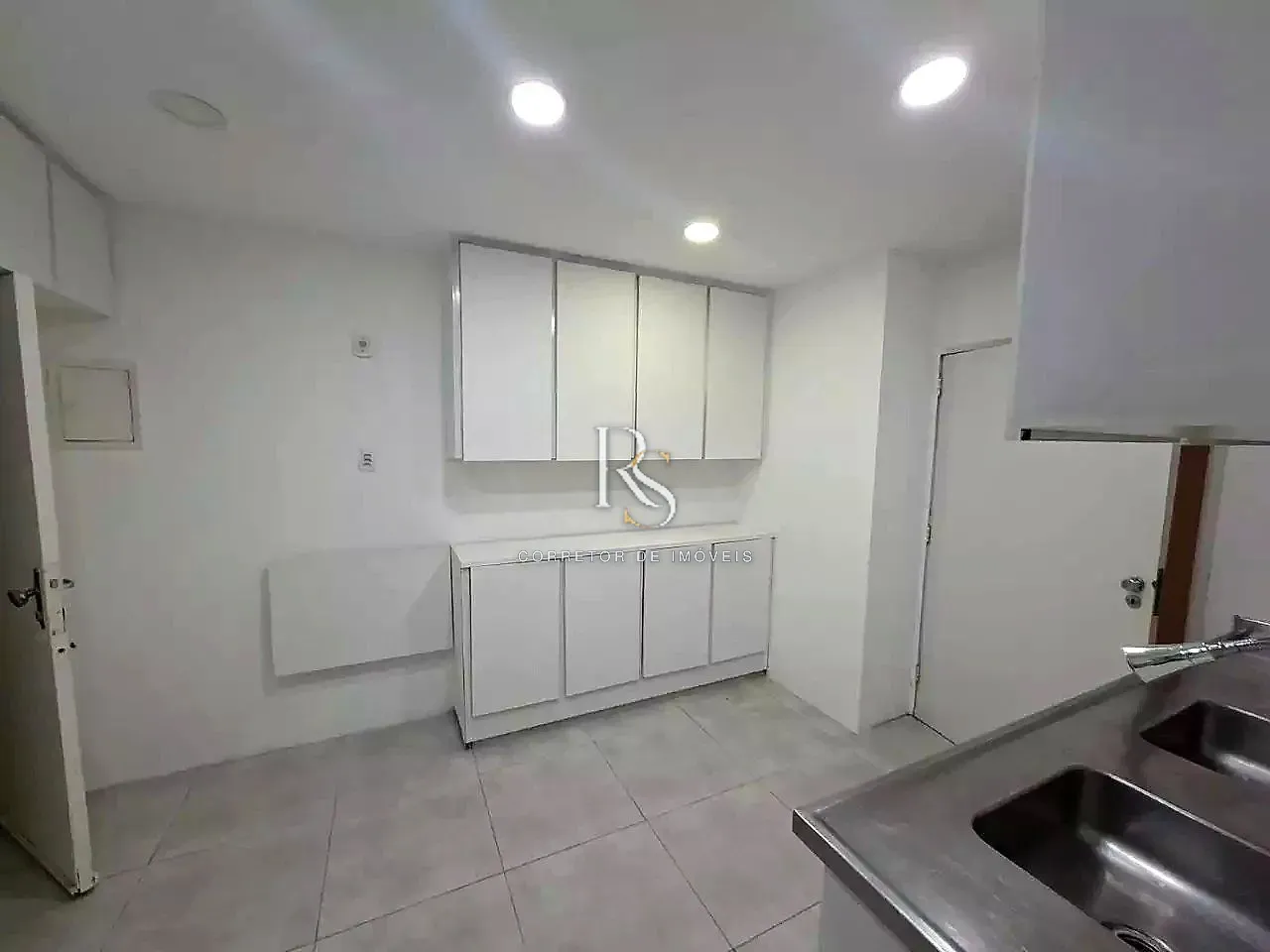 Apartment on the 1st floor with floor-to-ceiling windows — photo 6
