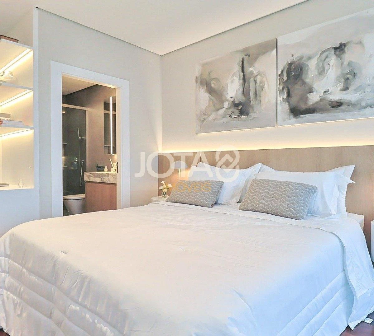 Furnished 195 m² apartment with 2 en-suite bedrooms — photo 26