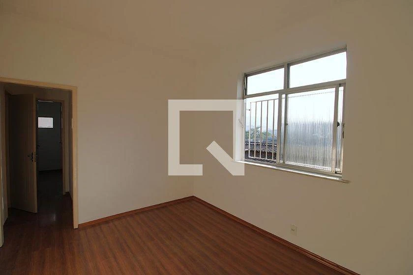 Apartamento com piso de madeira ou laminado, Pilares — photo 20