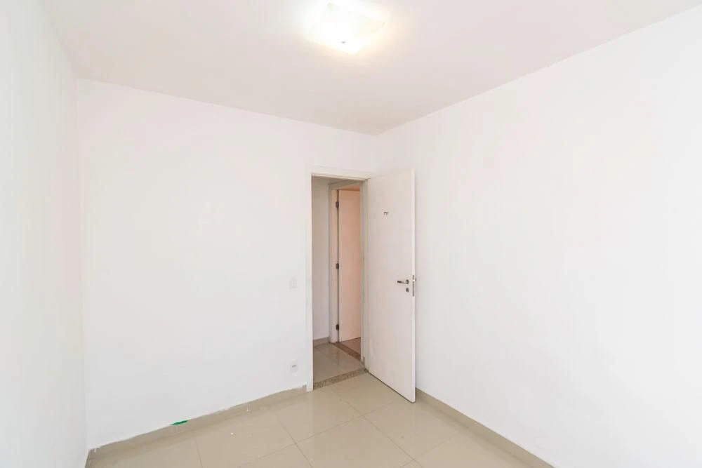 Apartamento de 2 quartos em condomínio com piscina — photo 13