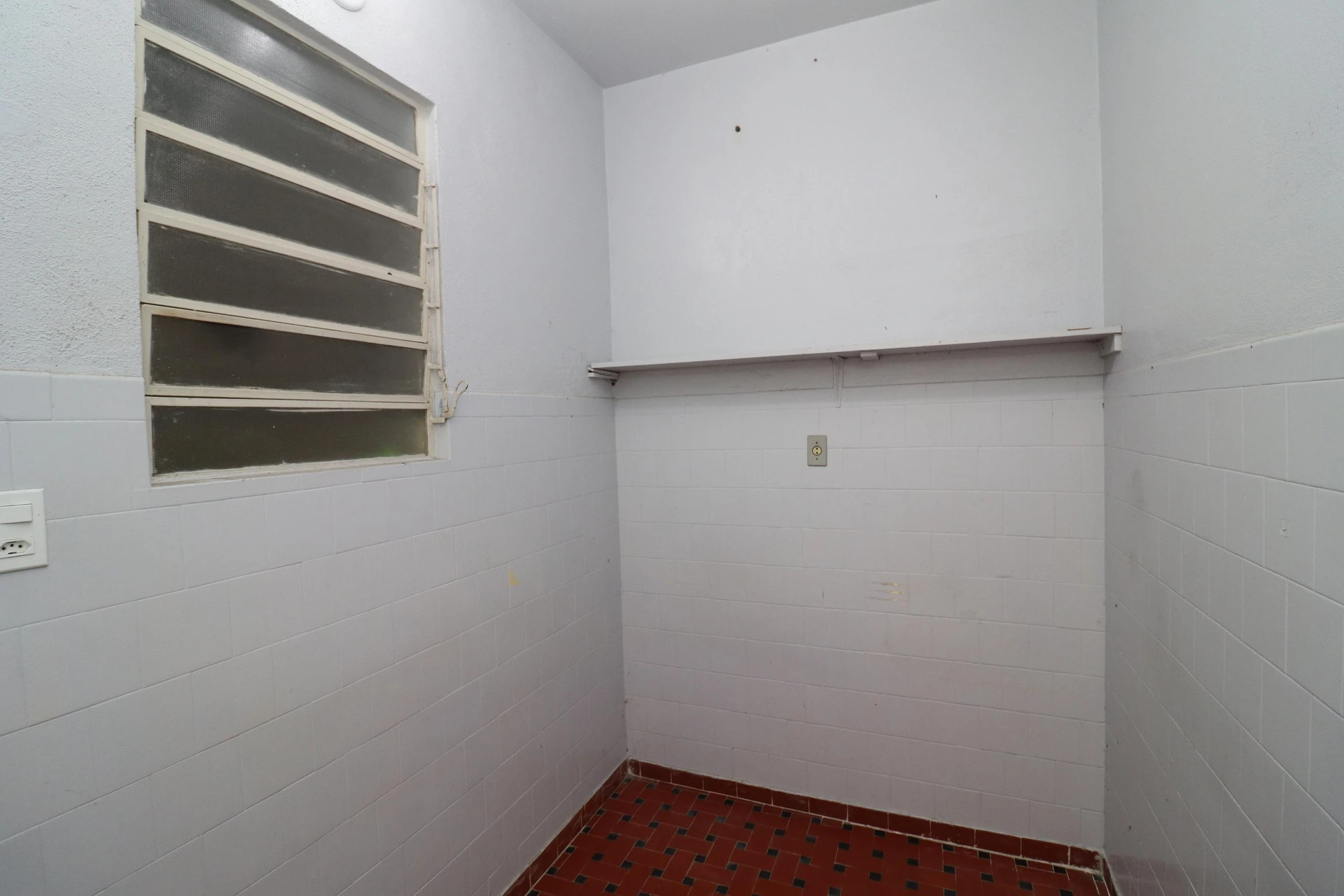 10-bedroom house with a bathtub in Rio de Janeiro — photo 116