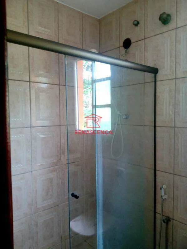 4-bedroom house with 1 en-suite and 300 m² plus pool — photo 10