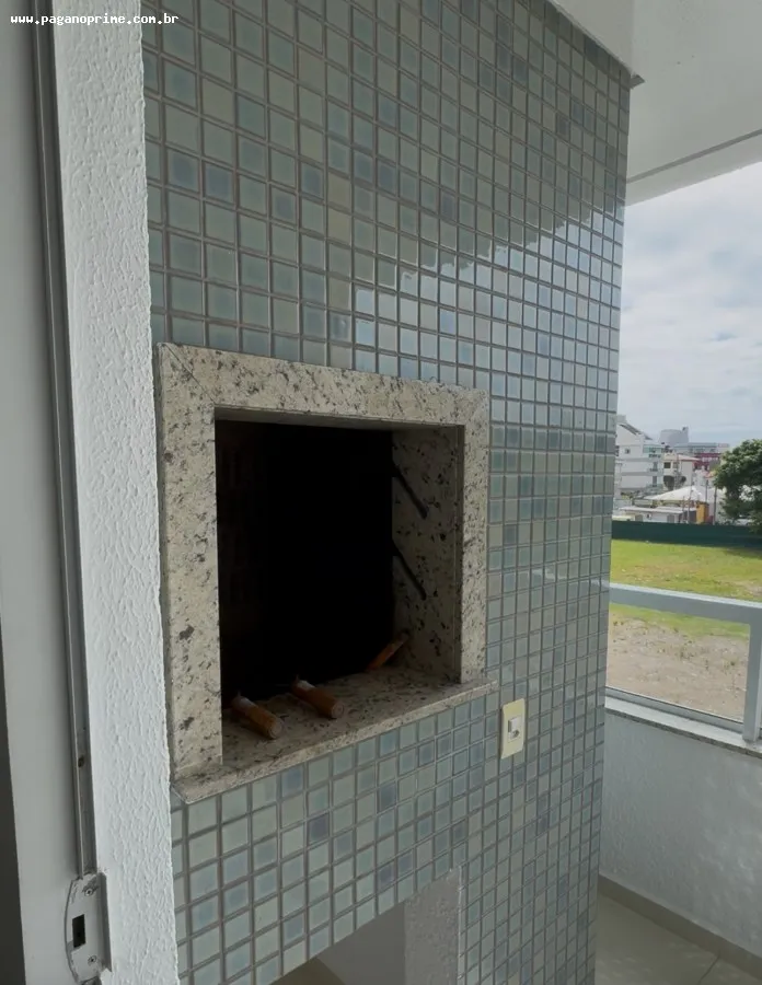 Apartamento mobiliado com 2 quartos e 1 suíte, 2 banheiros