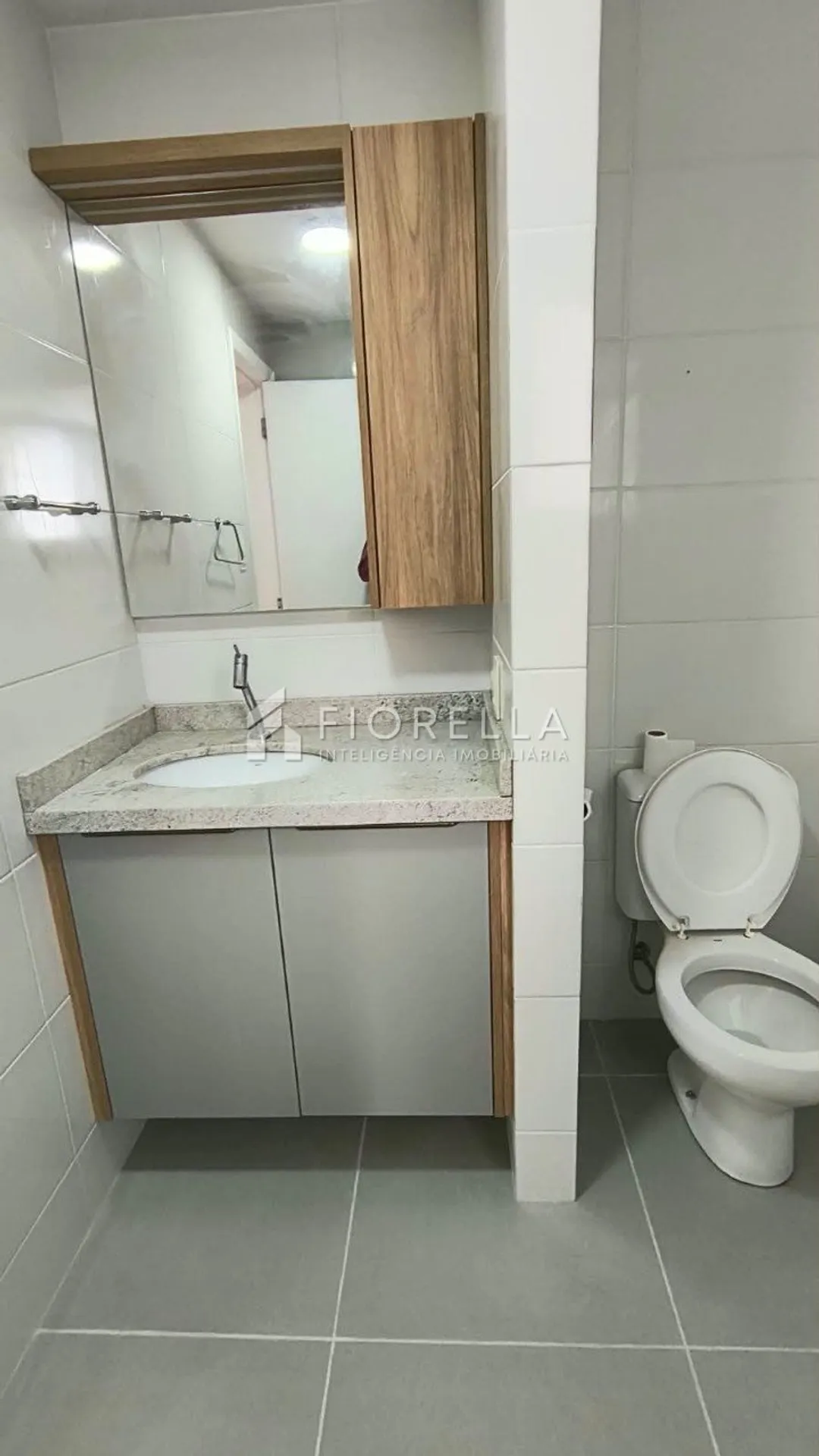 Квартира з 2 спальнями та дерев'яною підлогою або ламінатом — photo 8