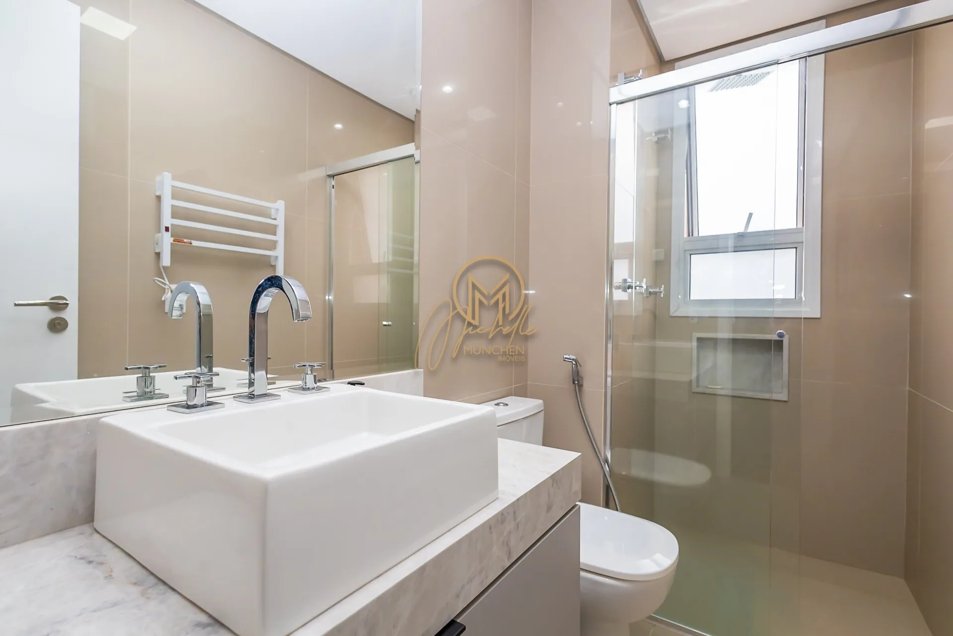 Furnished 462 m² apartment with 4 en-suite rooms — photo 77