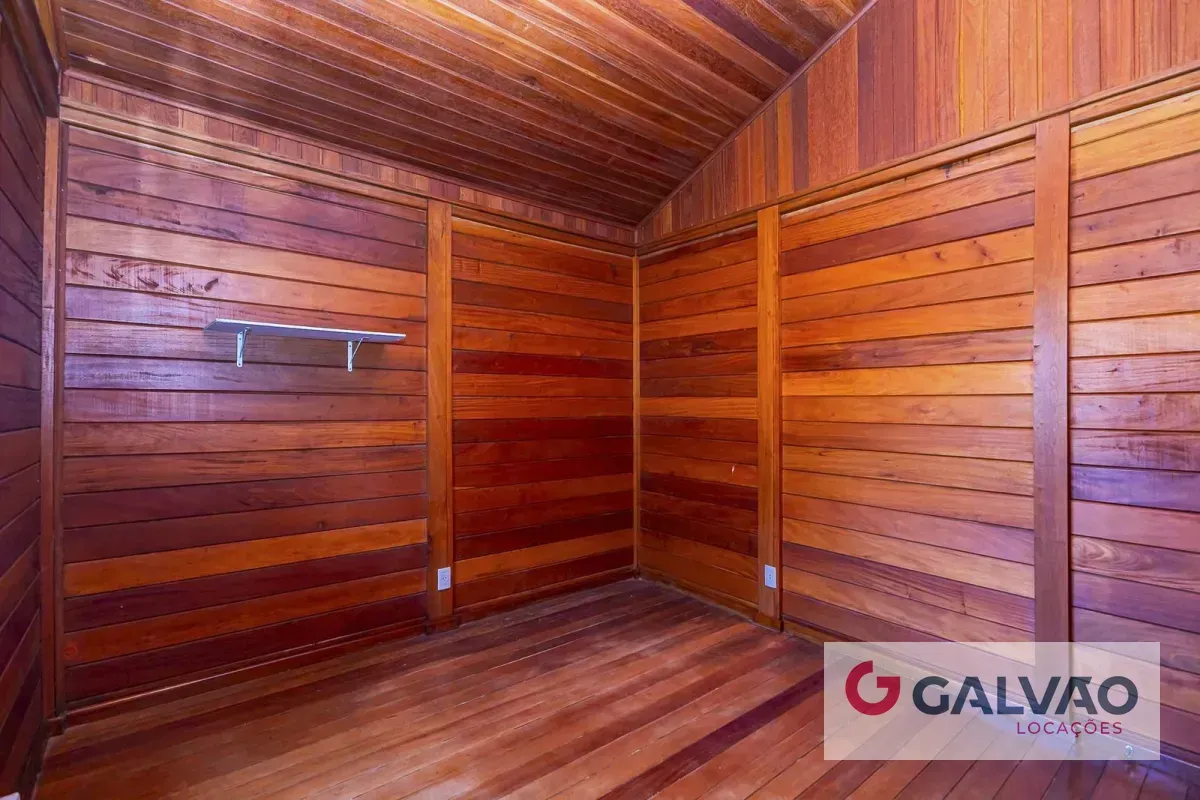 Casa sin amueblar con 3 dormitorios, cocina cerrada y balcón — photo 20