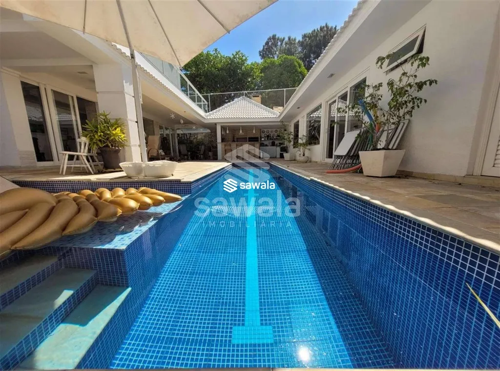 Furnished 600 m² house with 6 bedrooms and 8 bathrooms — photo 4