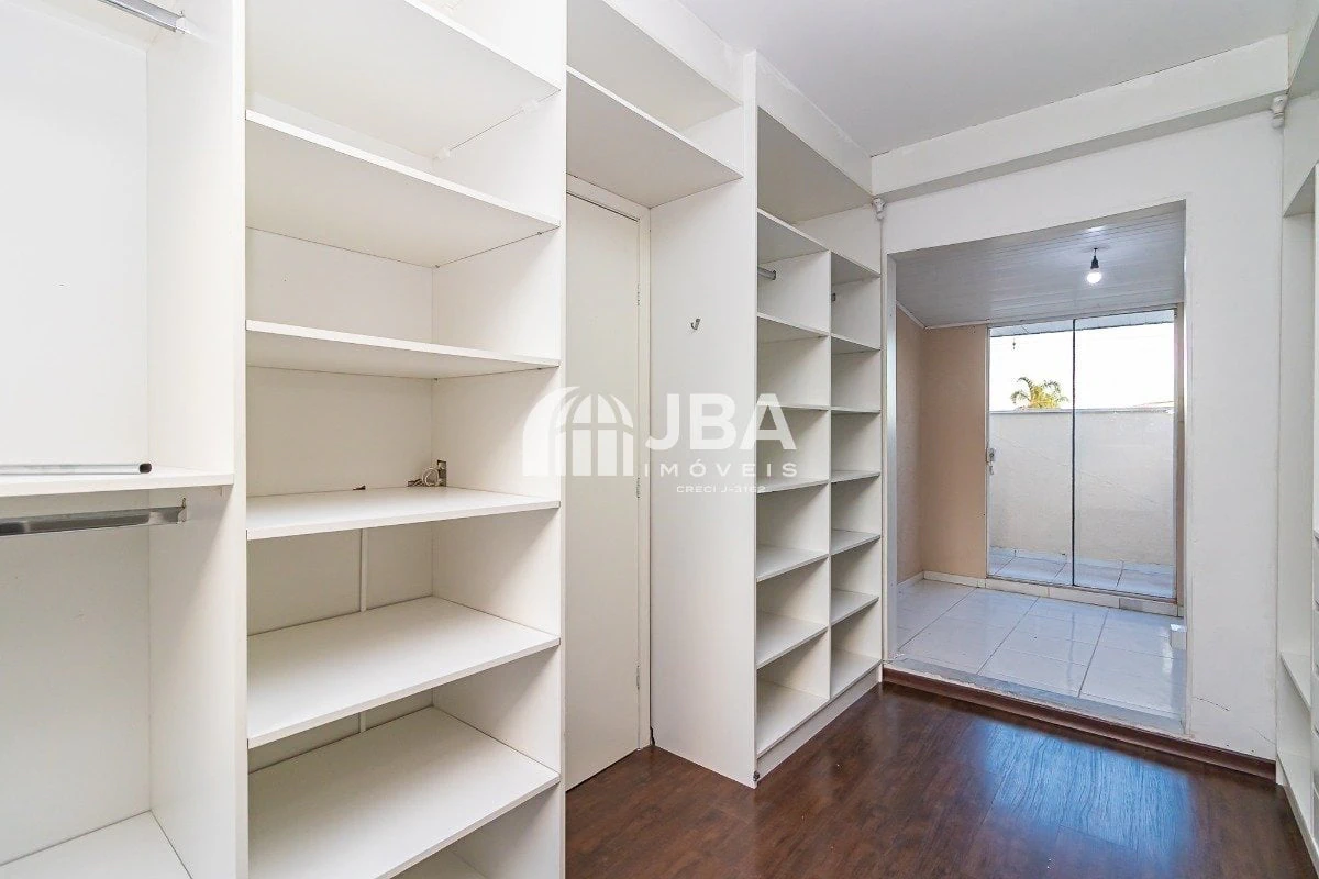 Glass-enclosed balcony in a 3-bedroom house, 85 m² — photo 4