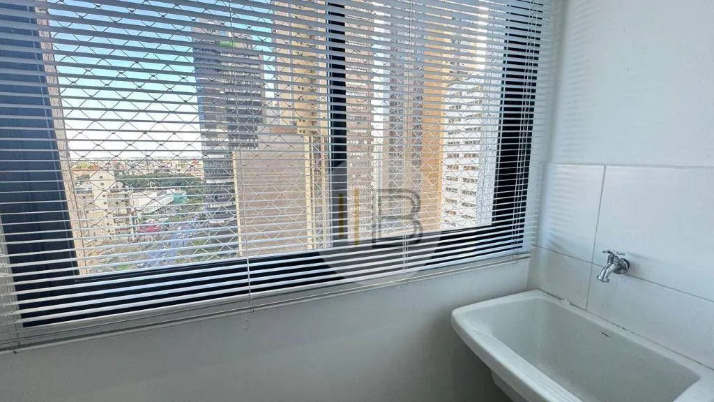 Furnished 1-bedroom apartment with private BBQ area — photo 9