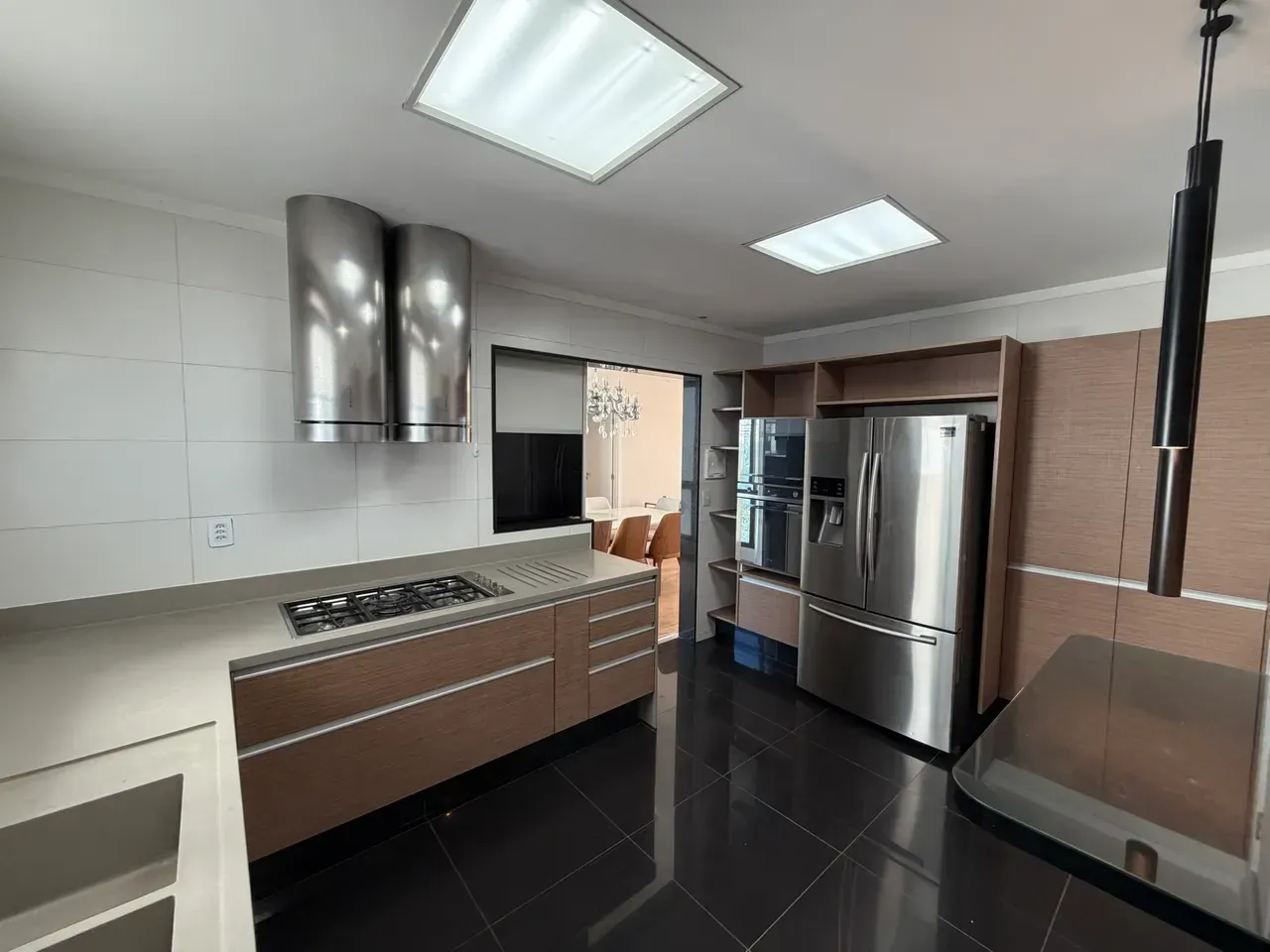 Furnished 3-bedroom apartment with open-plan kitchen — photo 2
