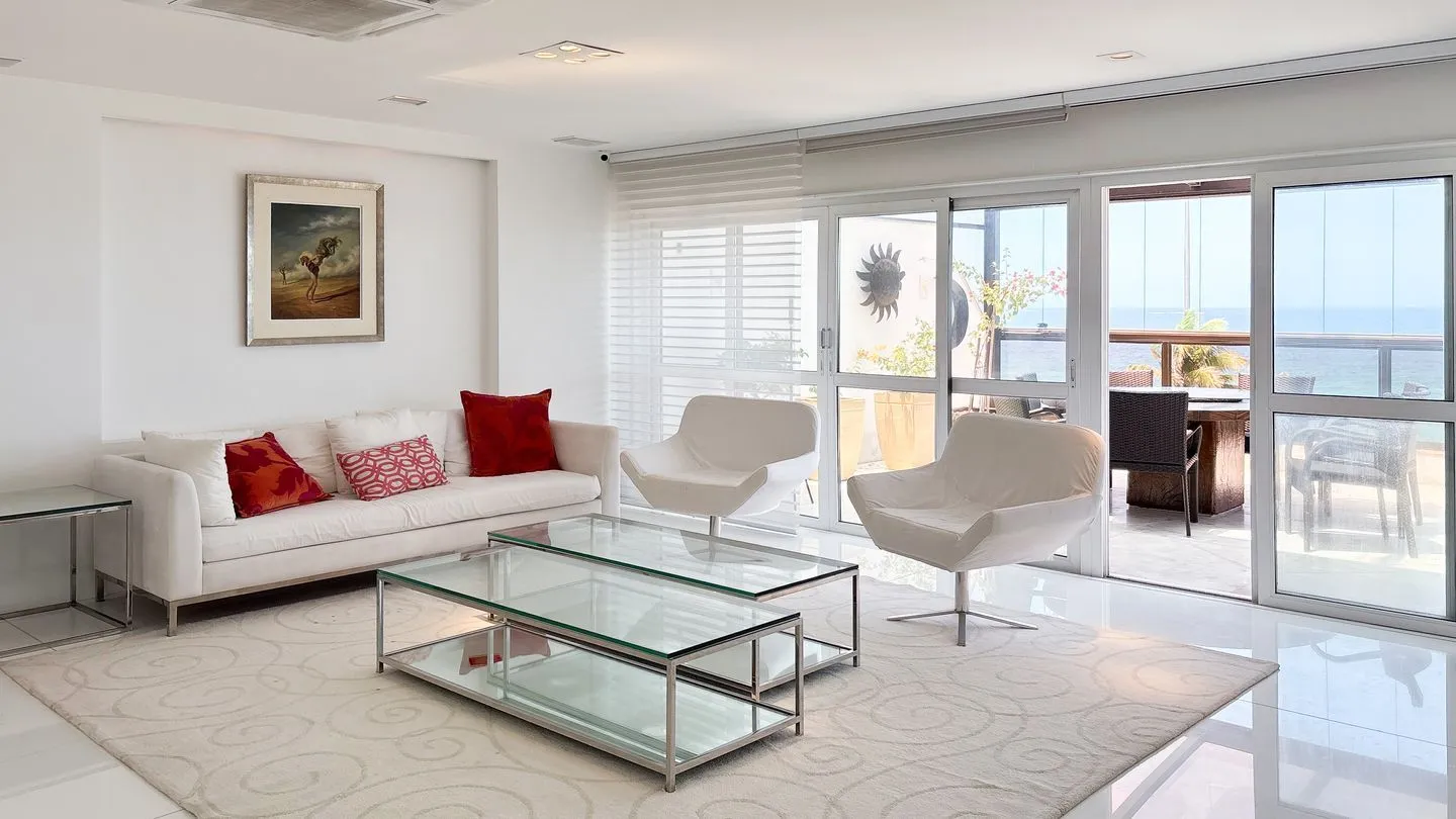 Furnished duplex penthouse of 950 m² with private BBQ