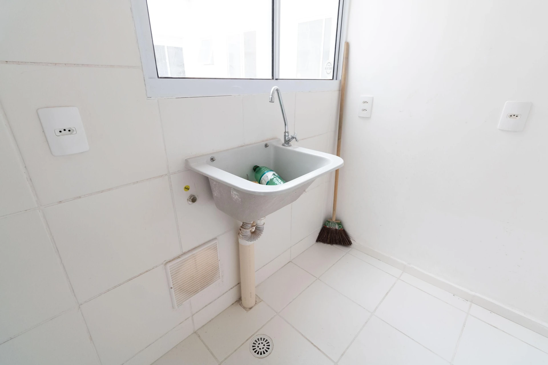 Unfurnished apartment with 2 bedrooms and 1 parking spot — photo 13