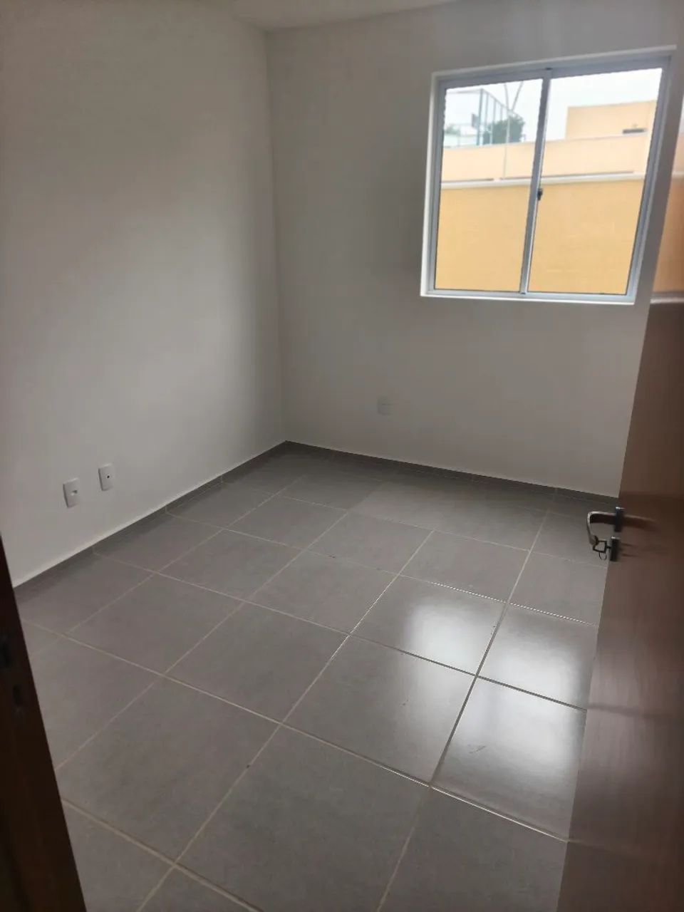 Unfurnished 2-bedroom apartment with integrated kitchen — photo 7