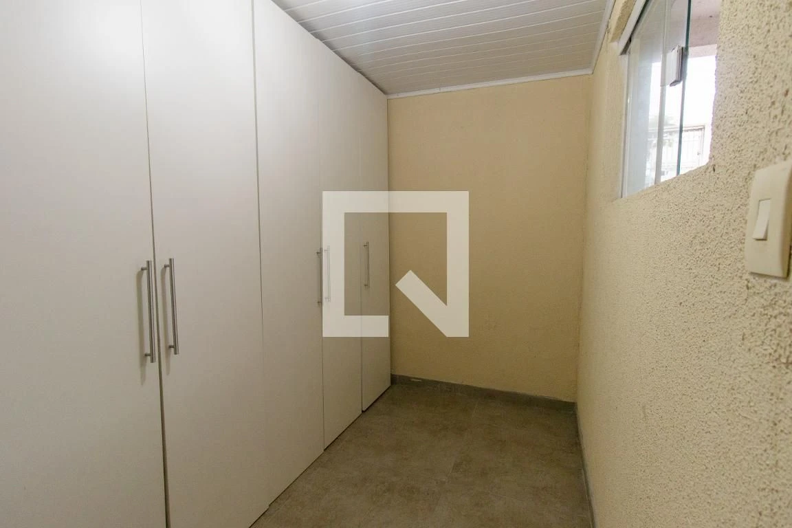 3-bedroom house with a private pool in Curitiba — photo 51