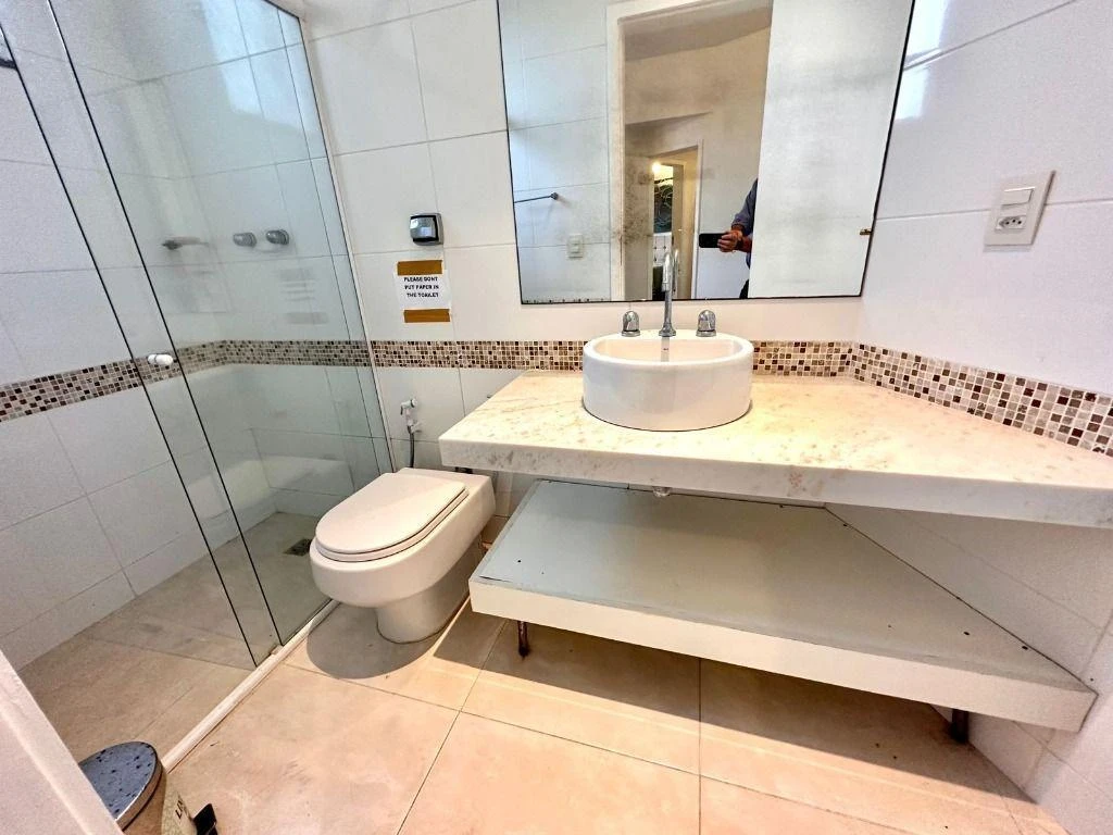 House with 5 bedrooms and 5 bathrooms — photo 33