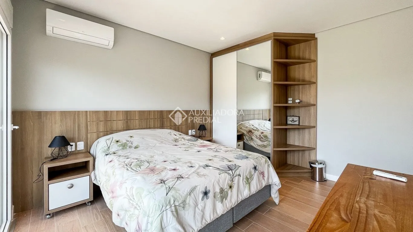 Furnished 431 m² house with 4 bedrooms and 6 bathrooms — photo 20