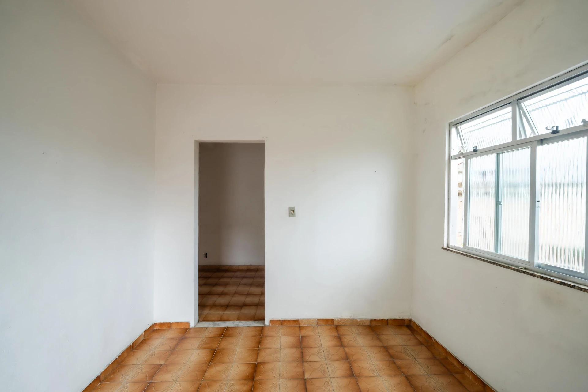 Unfurnished house with 2 bedrooms, yard and balcony — photo 41