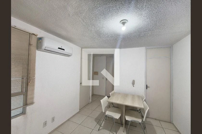 Furnished 2-bedroom apartment with gas stove kitchen
