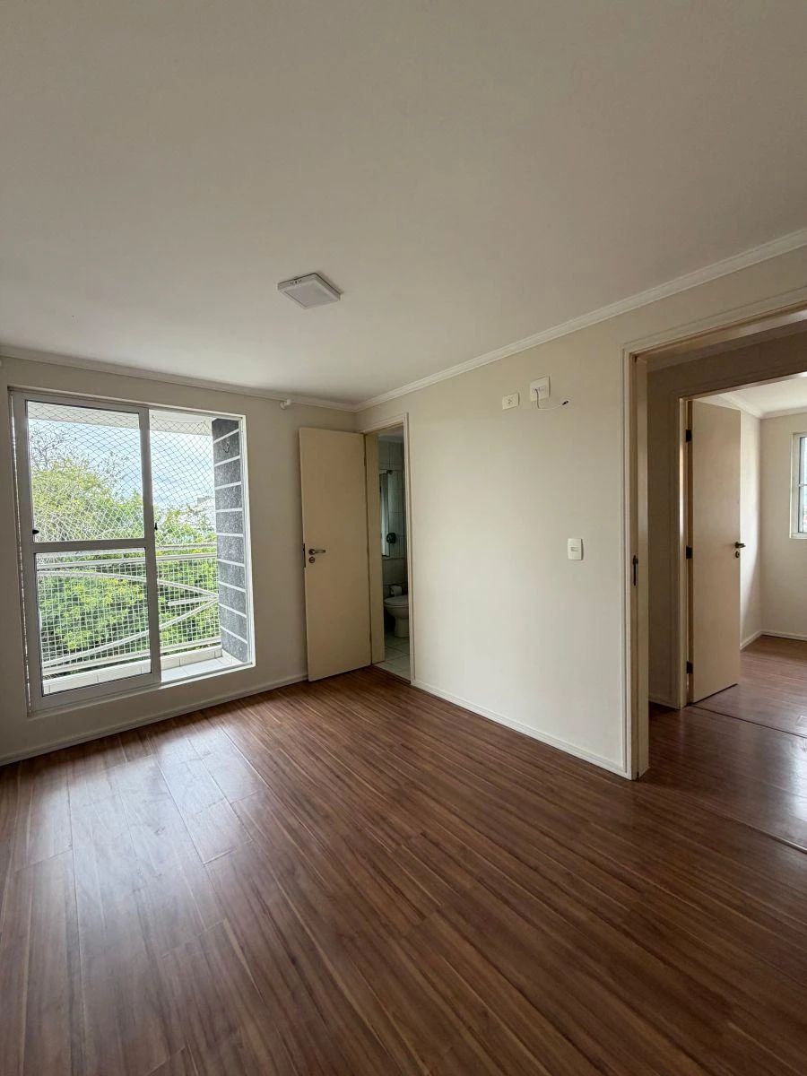 Departamento con piso de madera o laminado en Curitiba — photo 3