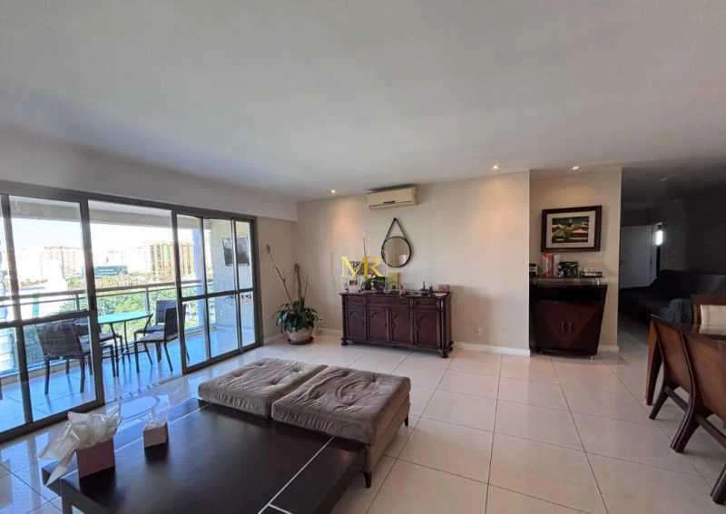 Furnished apartment with 4 en-suite bedrooms and 5 baths — photo 10