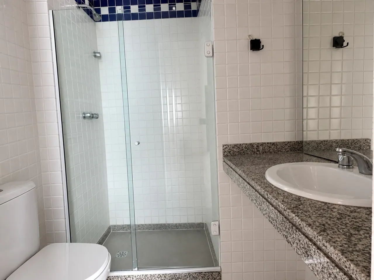 2-bedroom apartment in a building with a sauna — photo 12